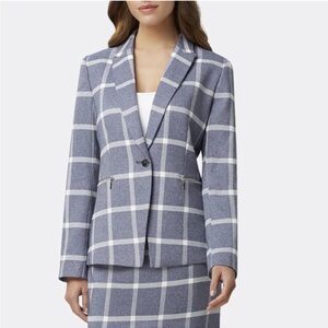 NWT Tahari beautifully, detailed lined, white and blue window pane plaid suit 8p